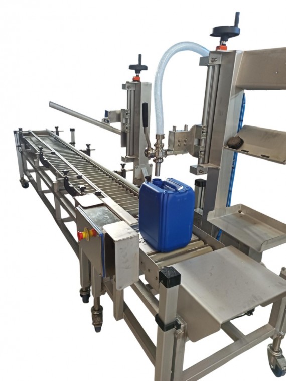 Ligne de conditionnement liquides bidon.jpg
